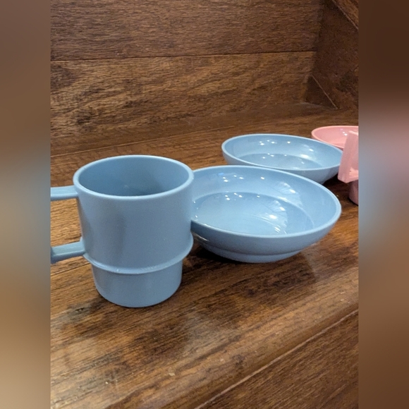 Tupperware Kids Mini Party Set Pink & Blue Vintage 4 Bowls 2 mugs - Picture 3 of 6